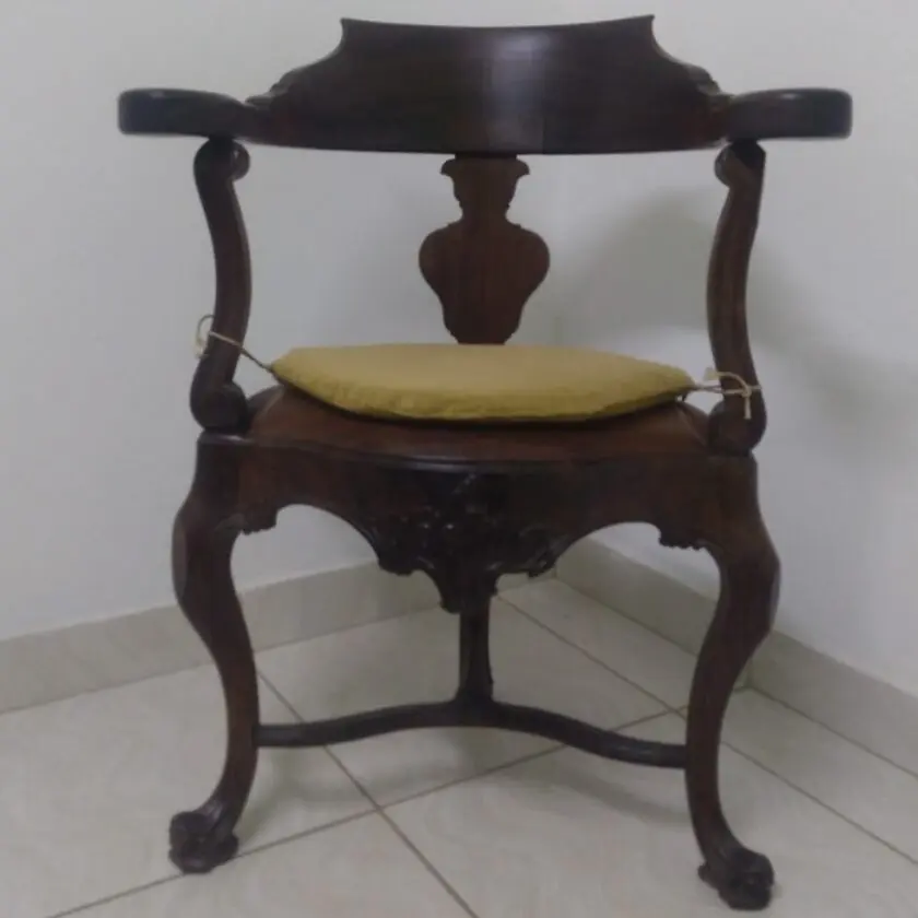 Prefeitura de Ouro Preto doa Cadeira de Dom Pedro à Paróquia