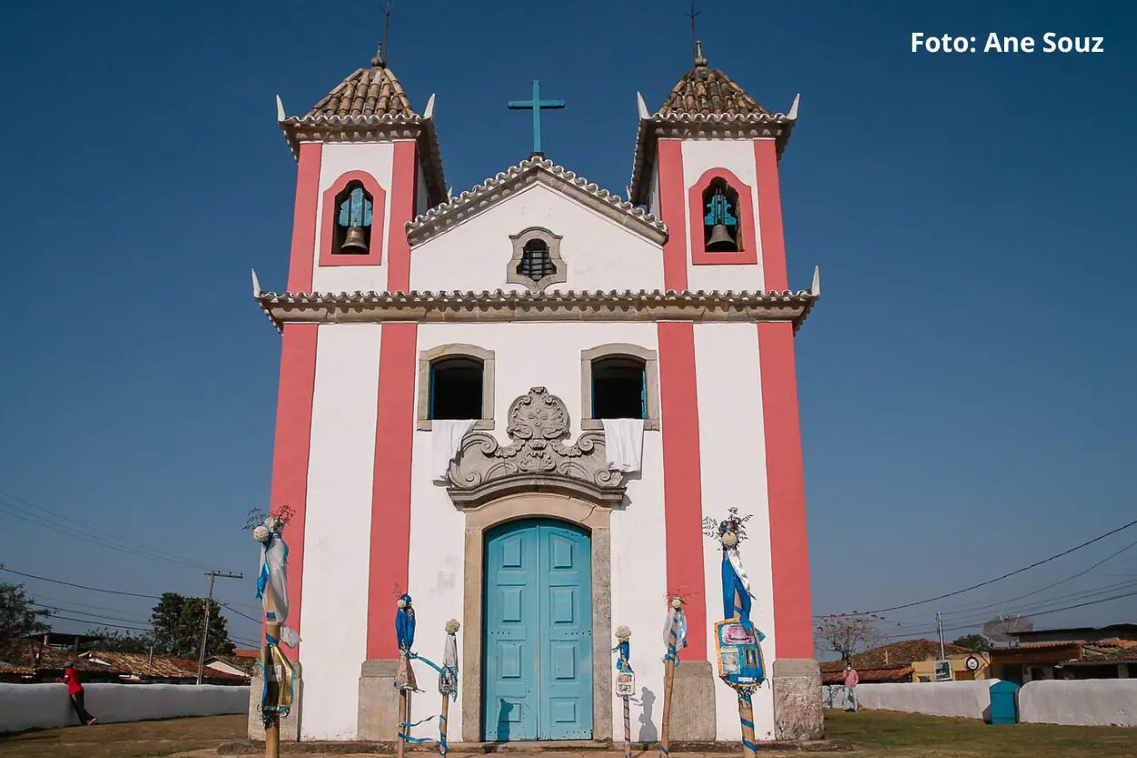 Igreja de Lavras Novas, distrito de Ouro Preto, ganha para-raios