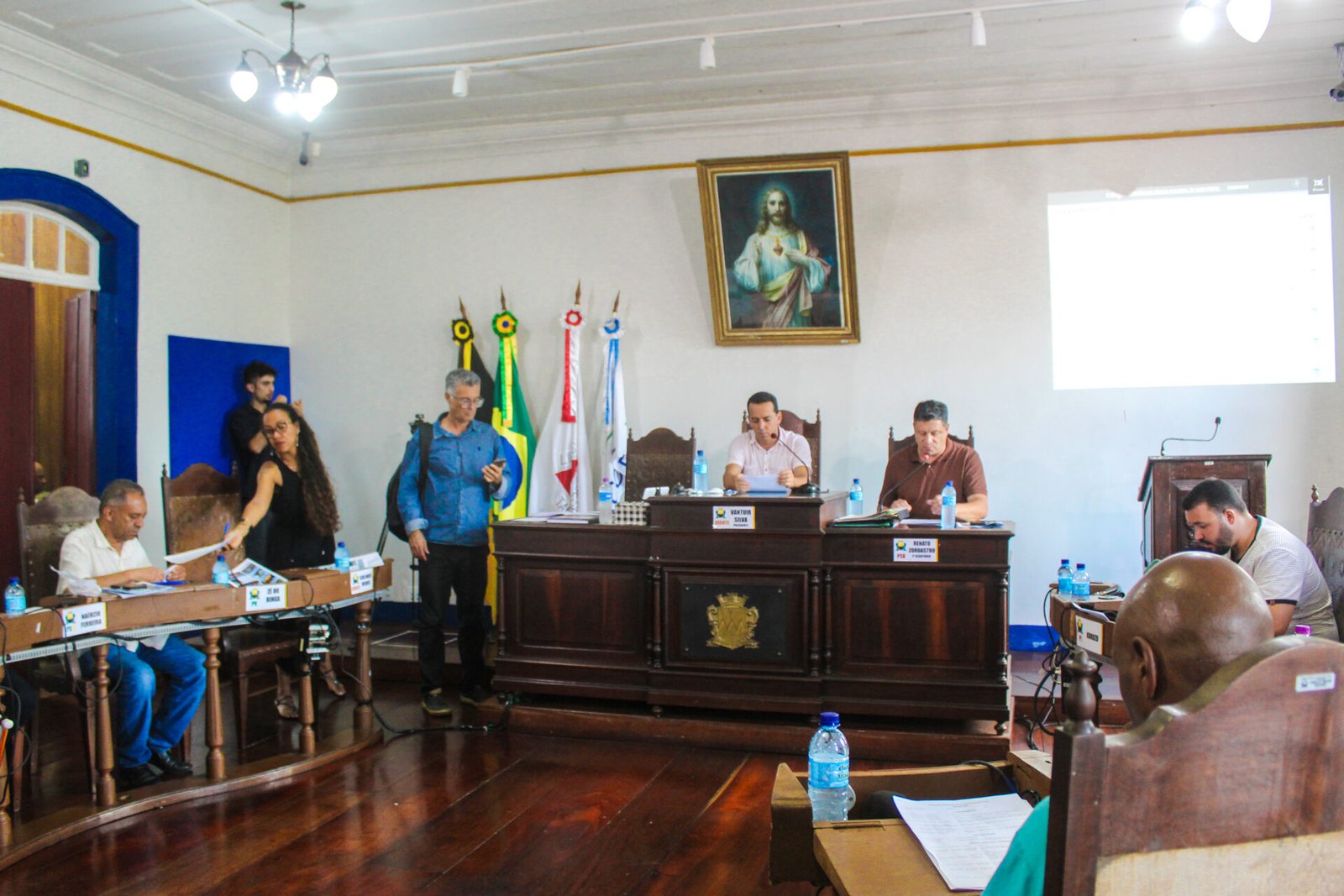 Vereadores de Ouro Preto cobram soluções para obras paralisadas