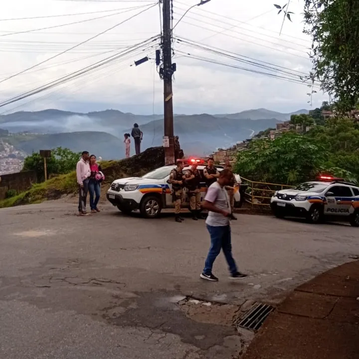 Moradores do Morro Santana protestam contra horários da Rota Real