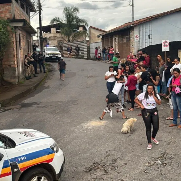 Moradores do Morro Santana protestam contra horários da Rota Real