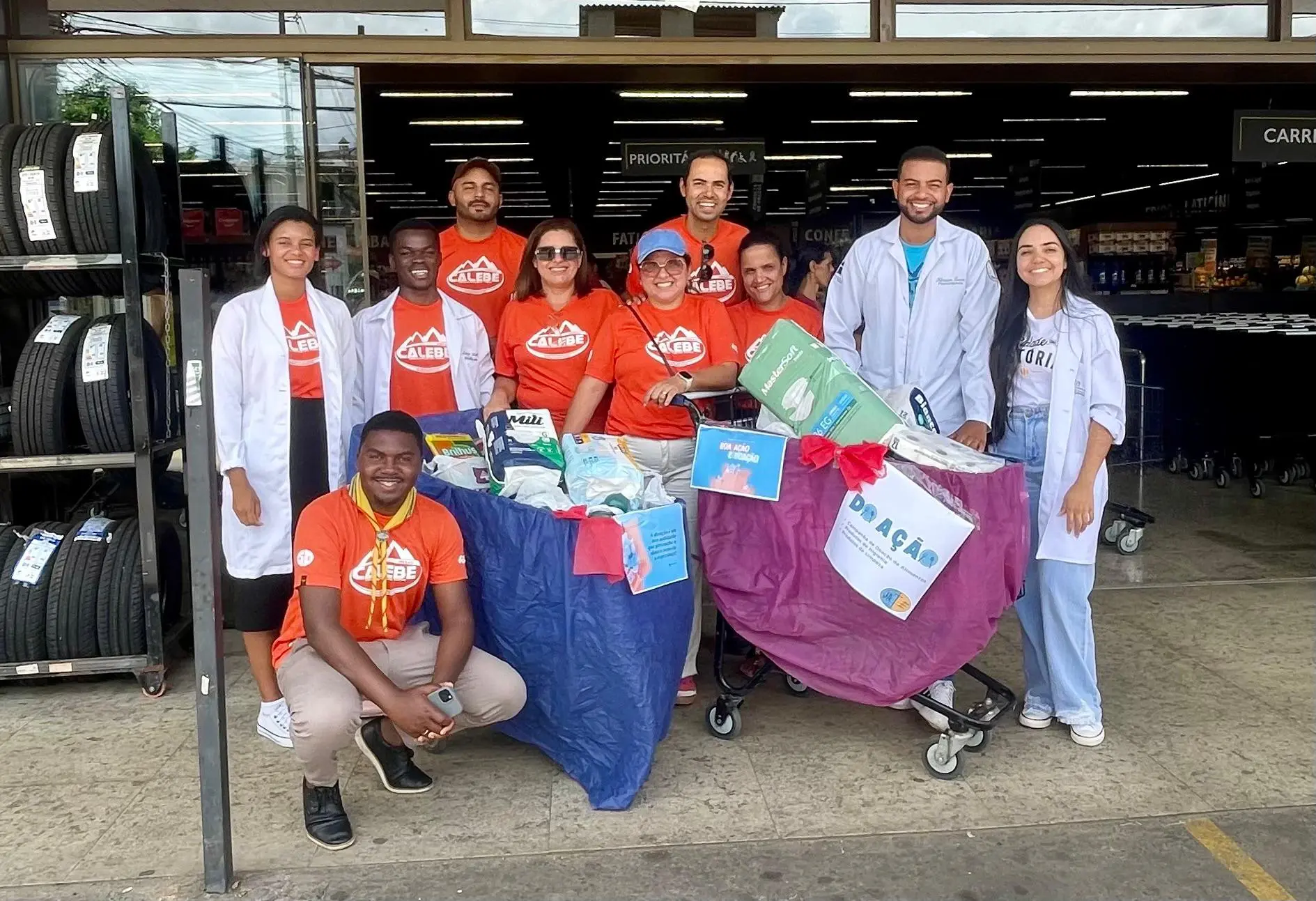 Jovens levam esperança com ações solidárias em Mariana