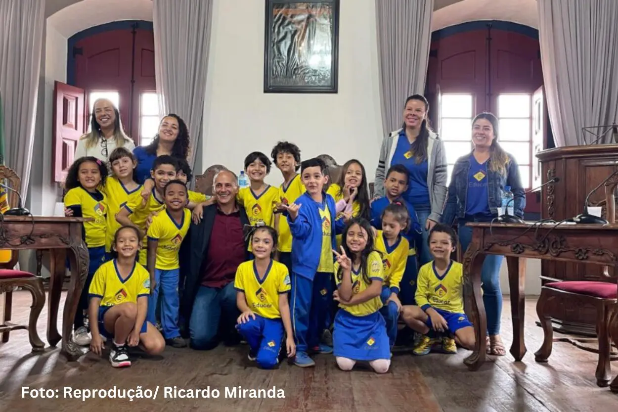 Mariana oficializa programa Câmara Mirim