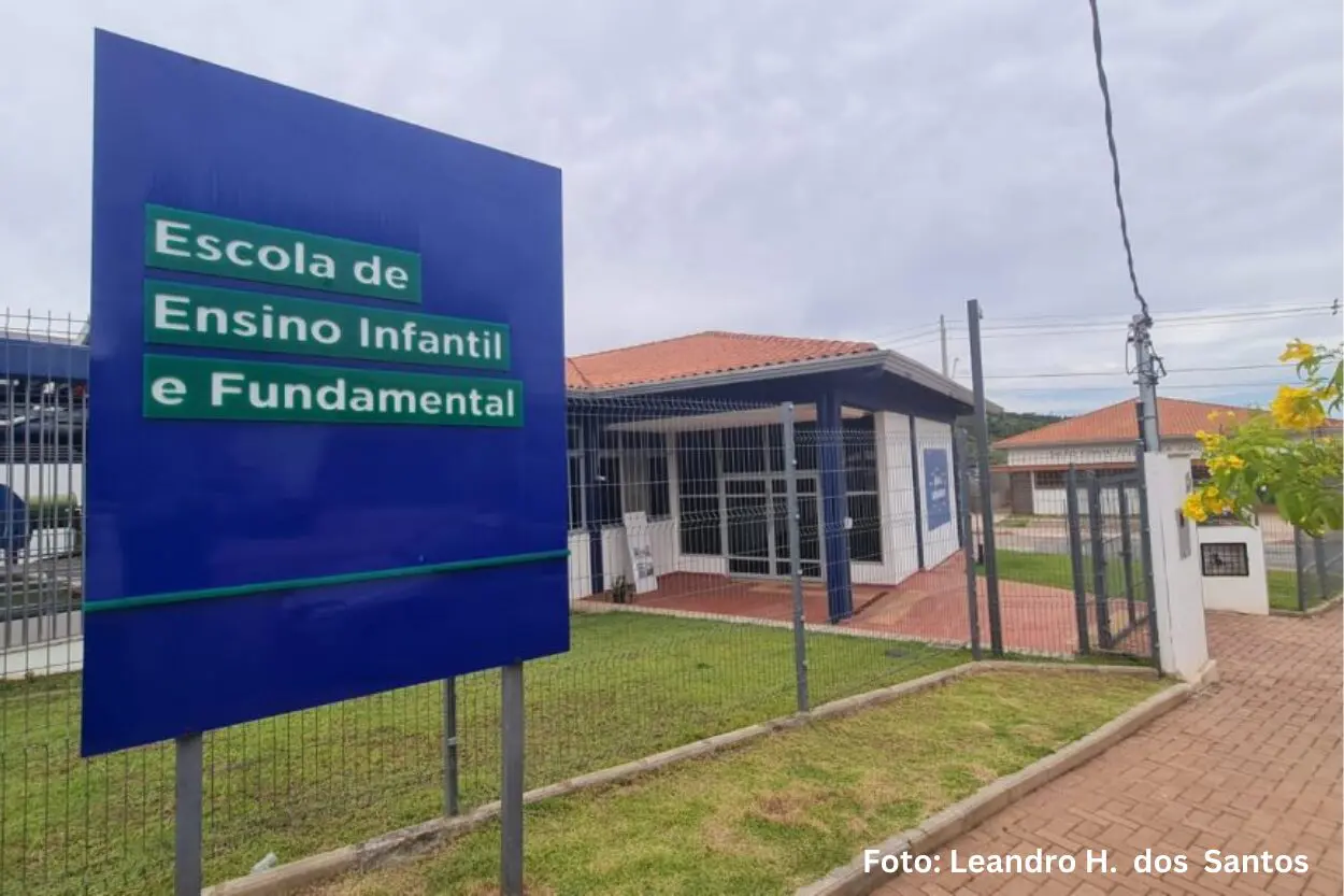Escola de Paracatu é inaugurada em Mariana