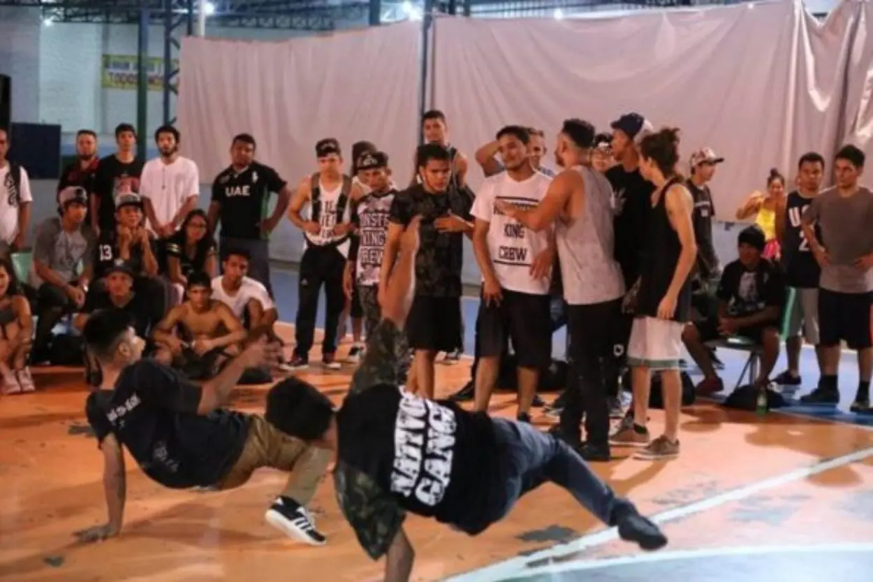Casa Lar Estrela recebe oficina de Hip Hop e sustentabilidade em Mariana