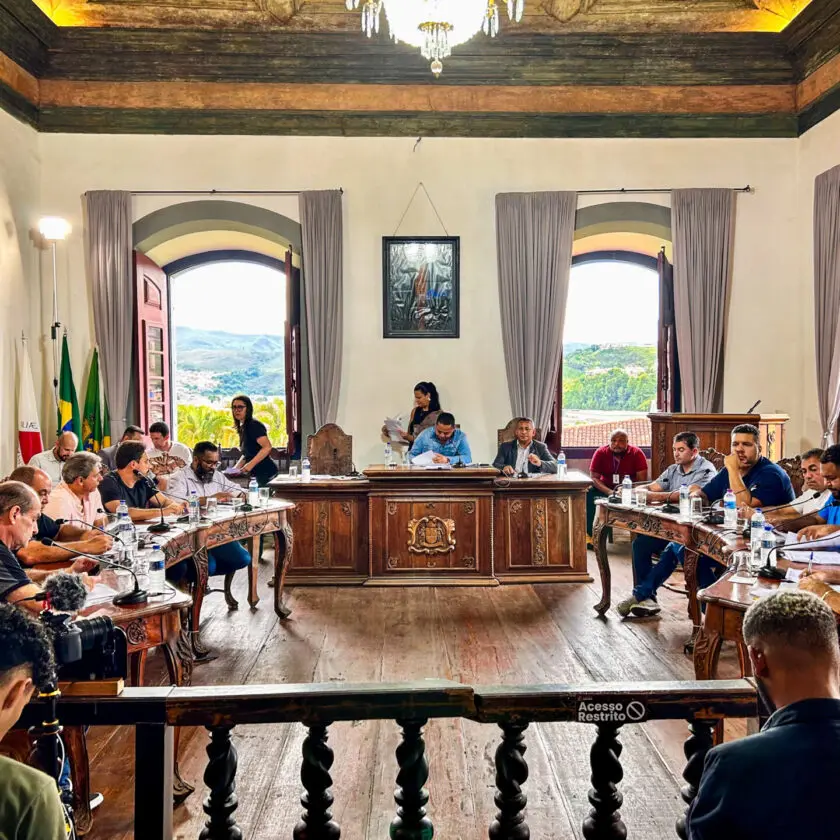 Câmara de Mariana aprova folga no aniversário para servidores da Casa