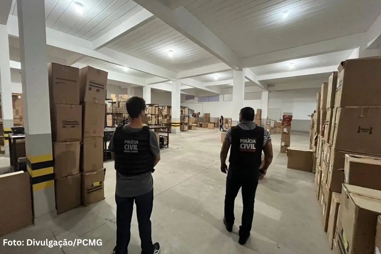 Polícia apreende mais de 7 mil pares de tênis com suspeita de falsificação em MG