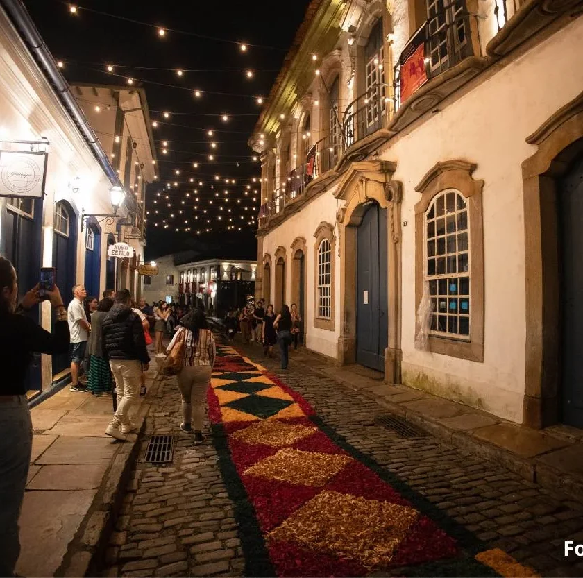 Saiba os locais e horários da confecção dos tapetes devocionais em Ouro Preto neste sábado