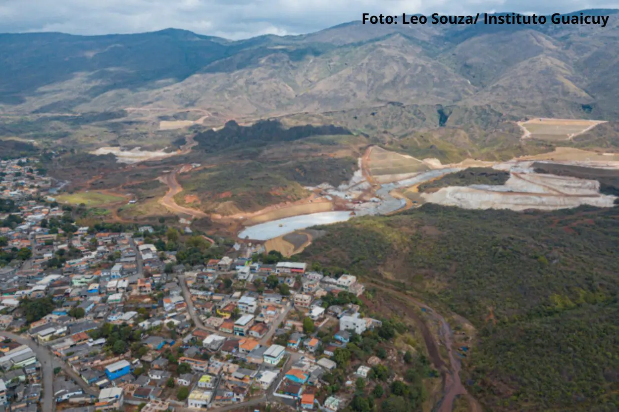 Professora da UFOP é destaque em revista internacional com artigo sobre impactos da mineração em Ouro Preto