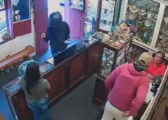 Câmeras flagram assalto à mão armada em uma joalheria no centro de Ouro Preto