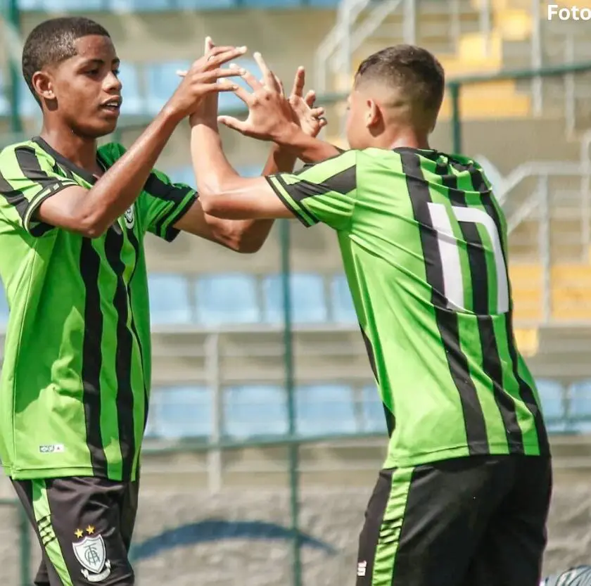 Peneira do América-MG reúne 263 atletas em Mariana