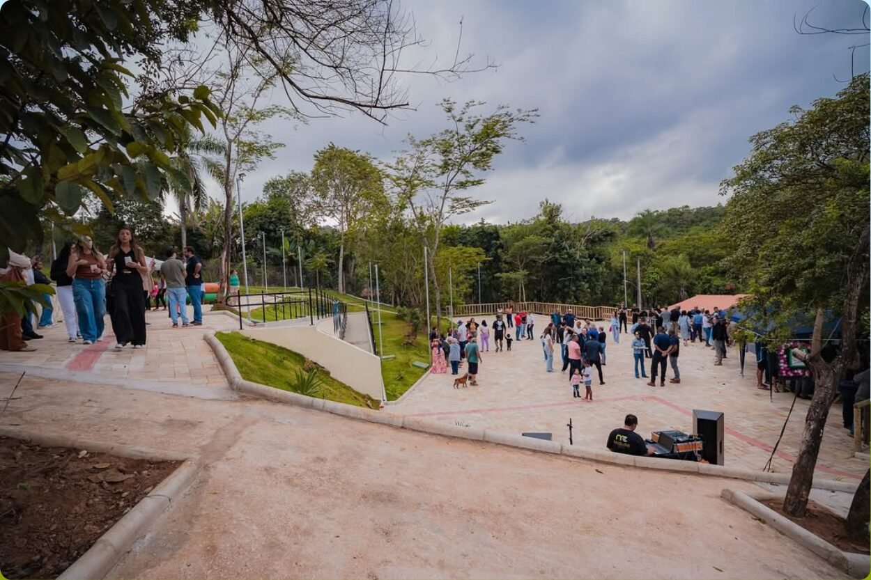 Inaugurada Praça Vaninha em Camargos, distrito de Mariana