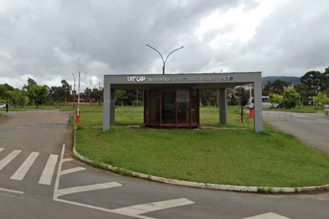 Professor da UFOP se engana e encaminha email para toda comunidade estudantil, que reage com memes e piadas
