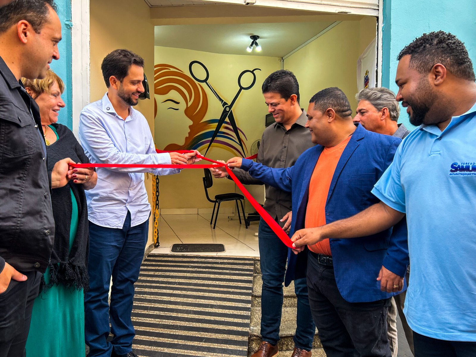 Mariana inaugura Salão e Barbearia Escola com nova estrutura
