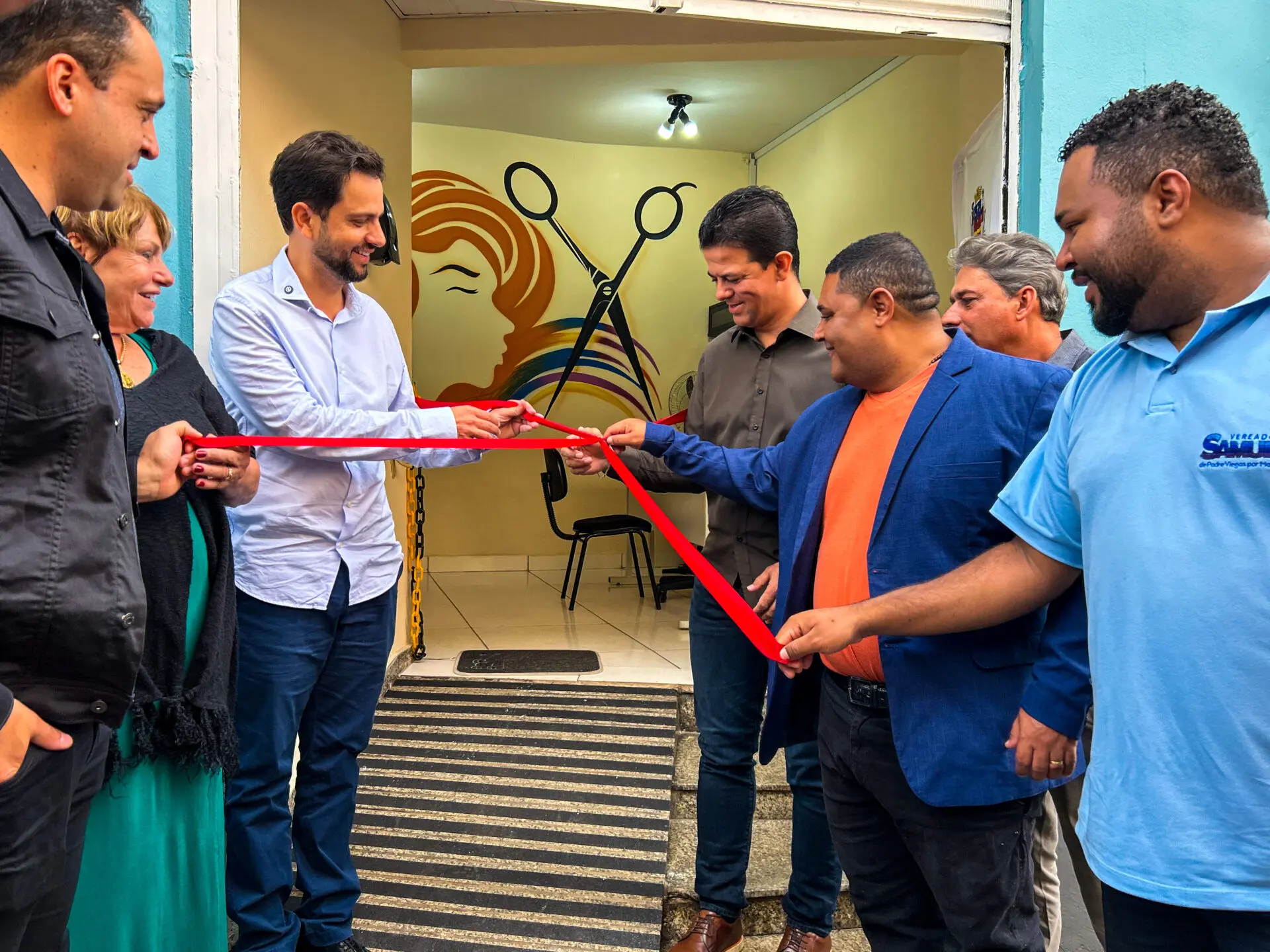 Mariana inaugura Salão e Barbearia Escola com nova estrutura