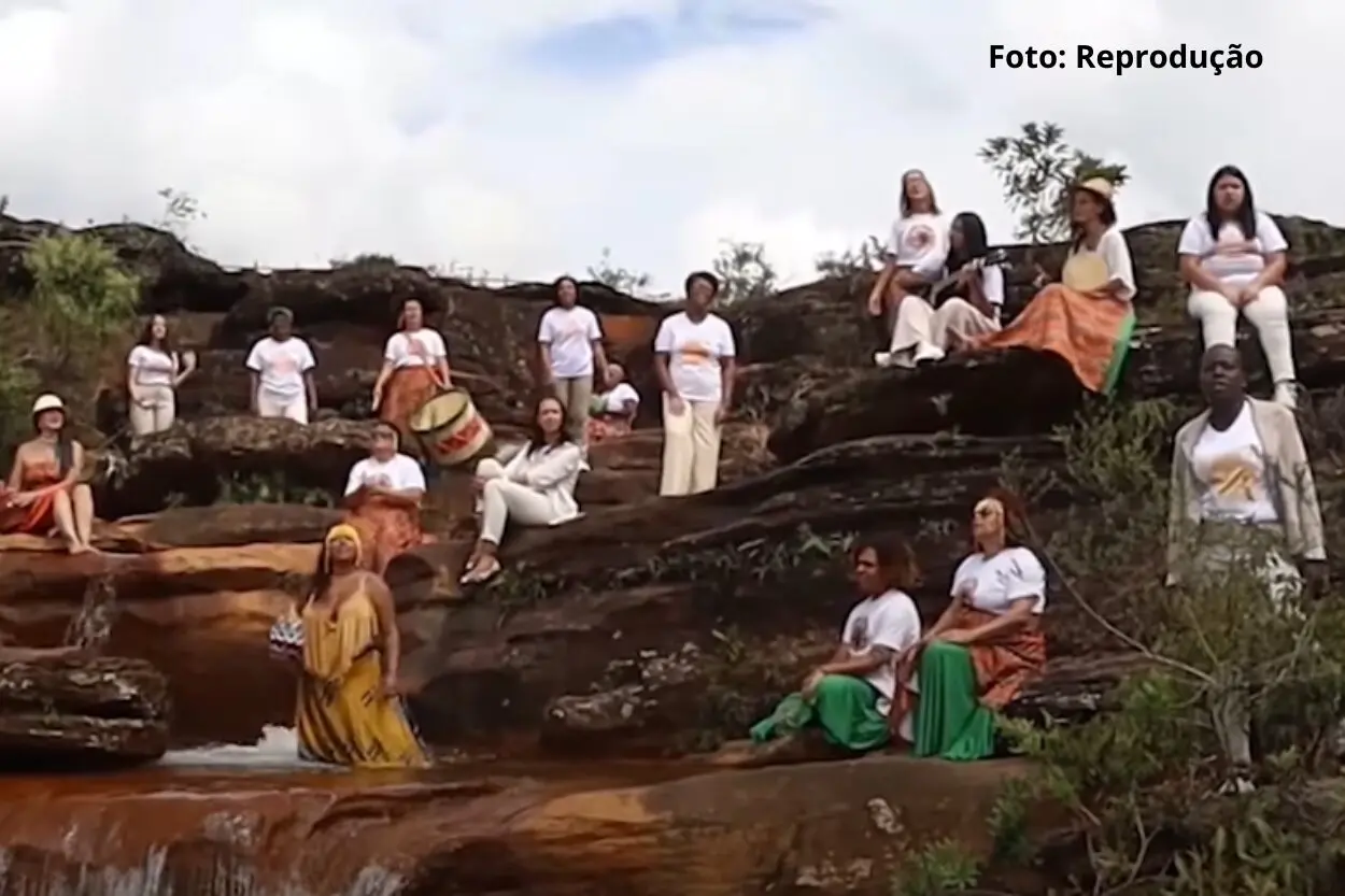 Vozes EmCanto e Bateria Carabina lançam video dedicado à força feminina em Ouro Preto