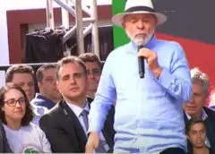 Com gritos de 'Fora Zema', Lula chama Rodrigo Pacheco de 'futuro governador', em Mariana