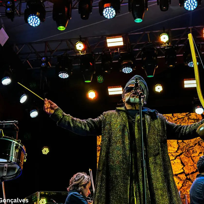 Com show de brasilidade, Carlinhos Brown e Orquestra Ouro Preto abrem aniversário da cidade