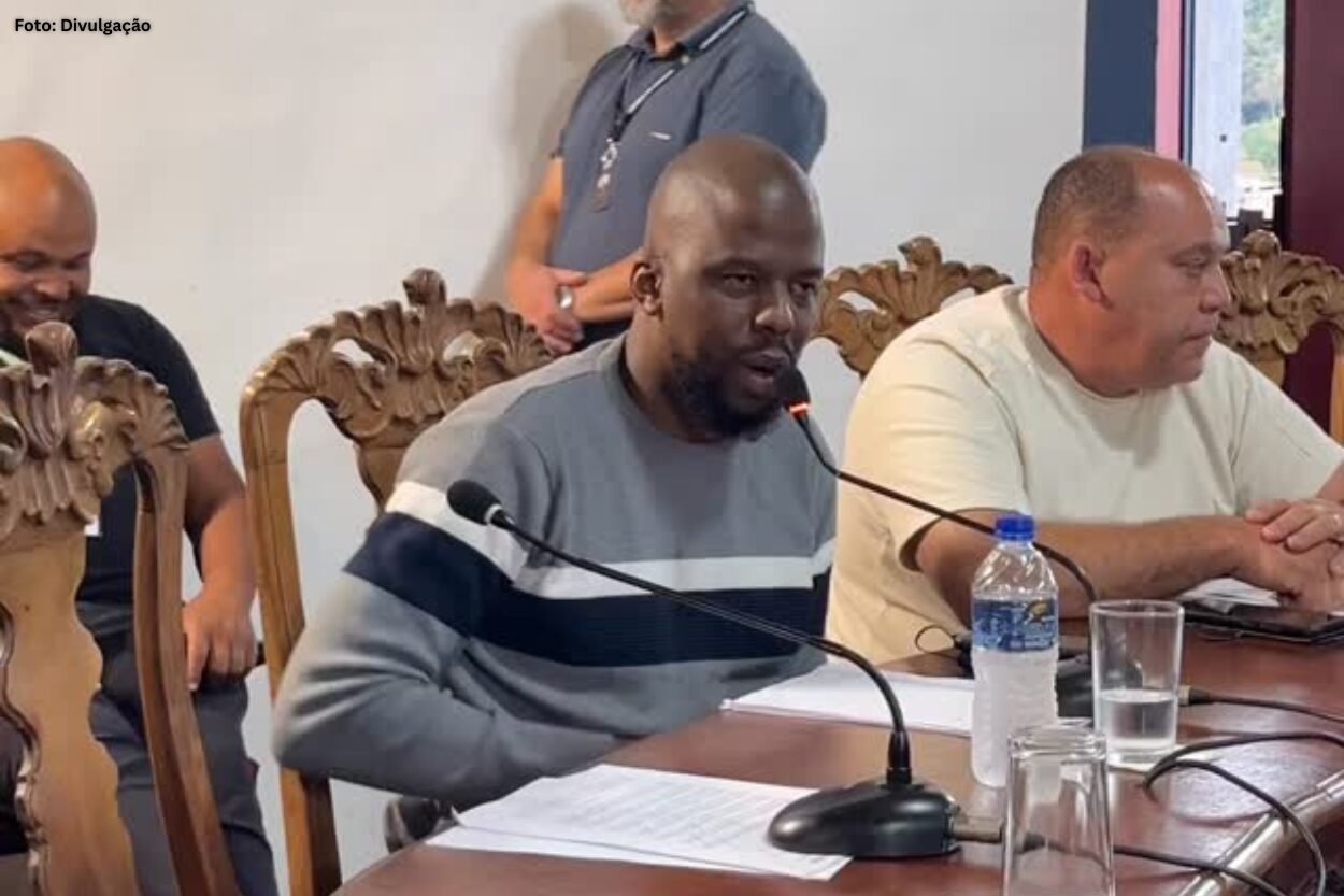 Câmara de Mariana discute políticas sobre abandono de animais