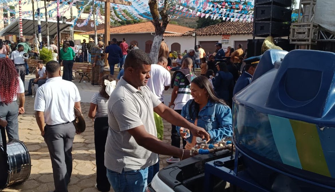 Saneouro levará água para desfiles de escolas públicas