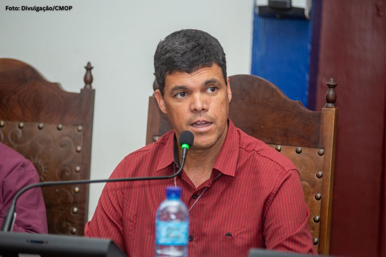 Carlinhos Mendes cobra solução para esgoto hospitalar em Ouro Preto