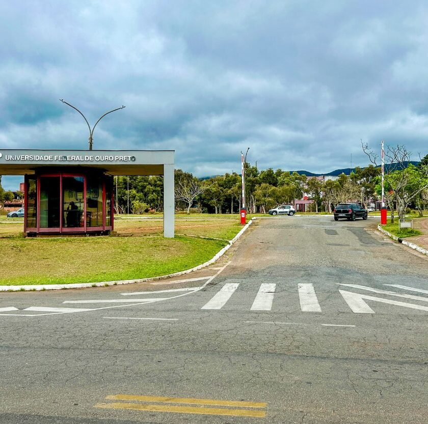 Justiça obriga UFOP a antecipar formatura de alunos de Medicina para garantir residência