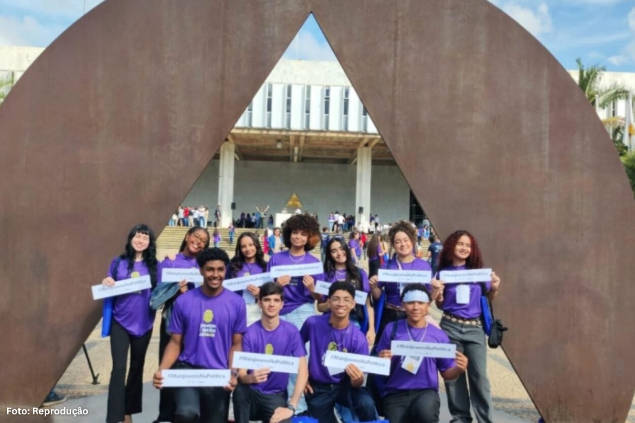 Ouro Branco fecha estreia no Parlamento Jovem com destaque