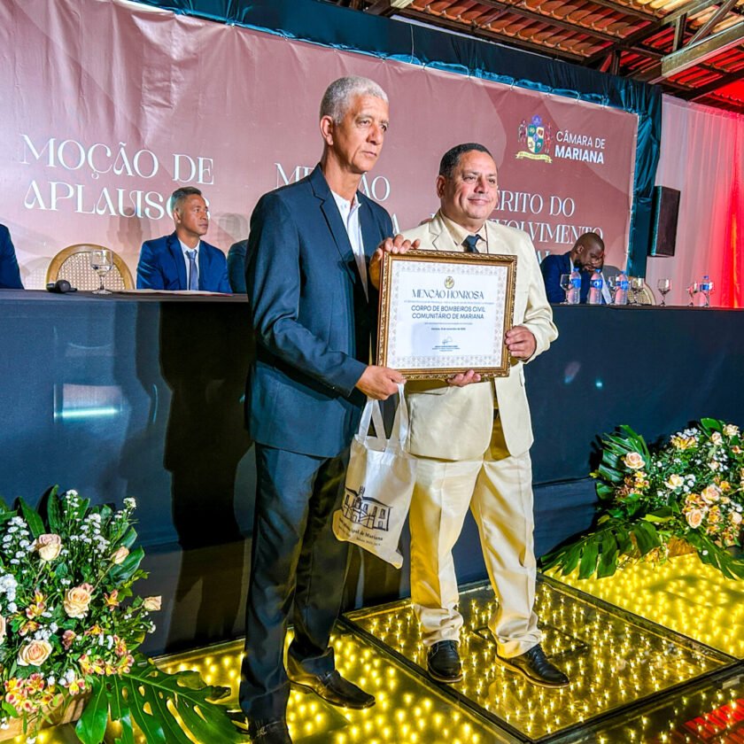 Câmara de Mariana homenageia personalidades e serviços de destaque em 2025