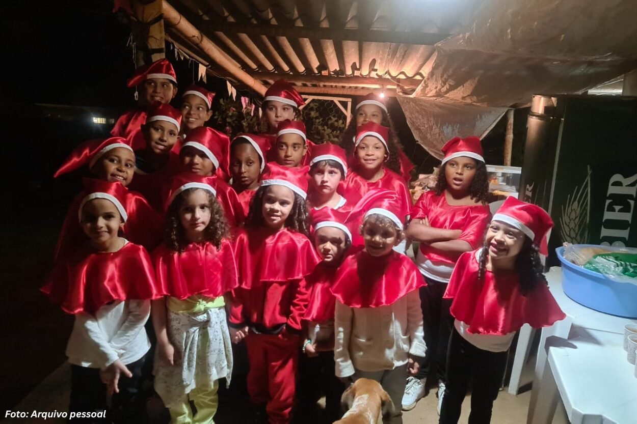 Santo Antônio do Leite abre temporada de Natal com coral infantil