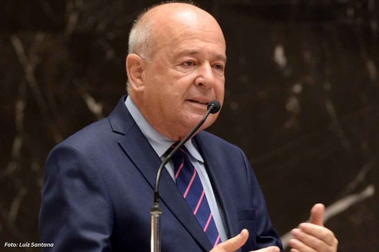 UFOP homenageia Angelo Oswaldo com título de Doutor Honoris Causa