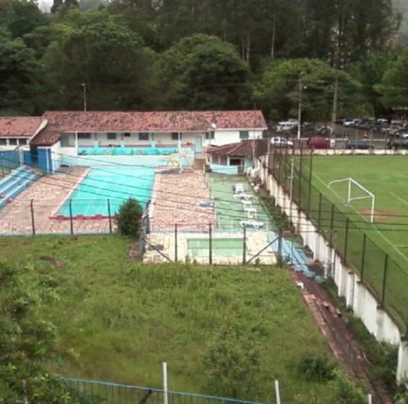 Oficiais de Justiça recolhem chaves da Associação Atlética Aluminas em Ouro Preto
