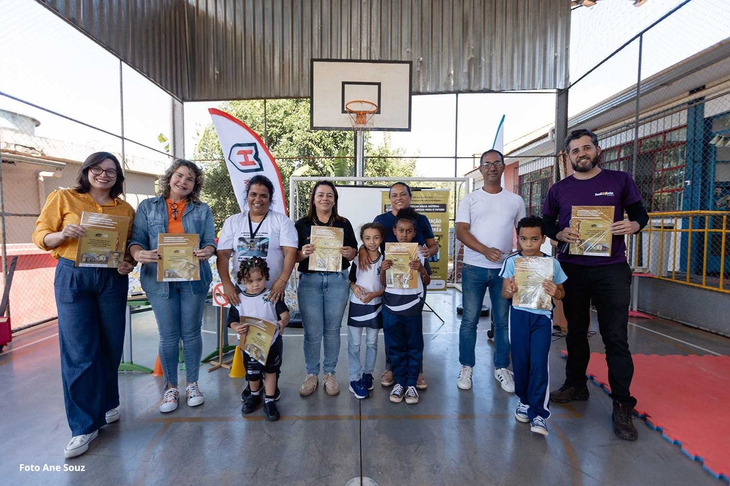 Estudantes de Ouro Preto conhecem a história da ferrovia no distrito de Engenheiro Corrêa