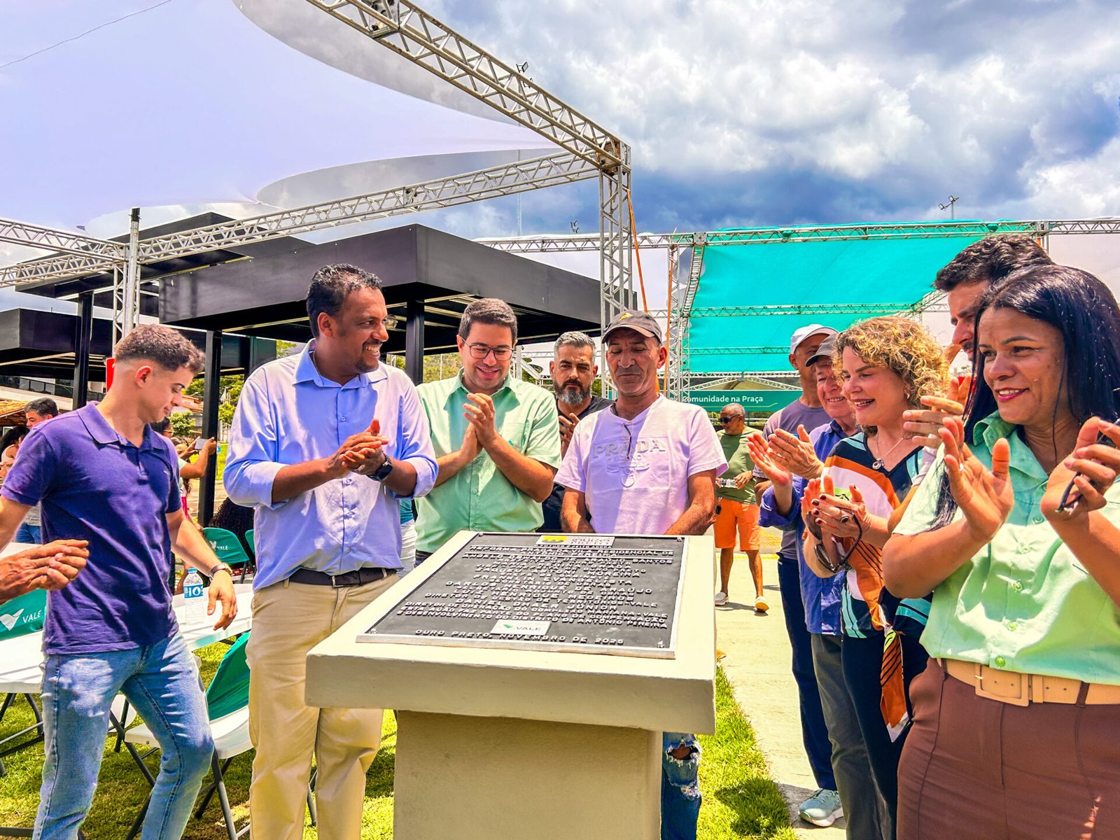 Prefeitura e Vale entregam revitalização da Praça da Vila Residencial Antônio Pereira