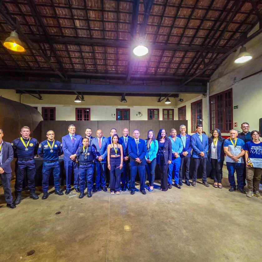 Câmara de Ouro Preto entrega homenagens a veteranos militares