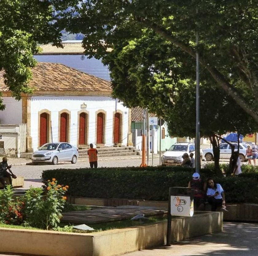 Campanha Banco Vermelho promove ato contra a violência de gênero em Ouro Branco