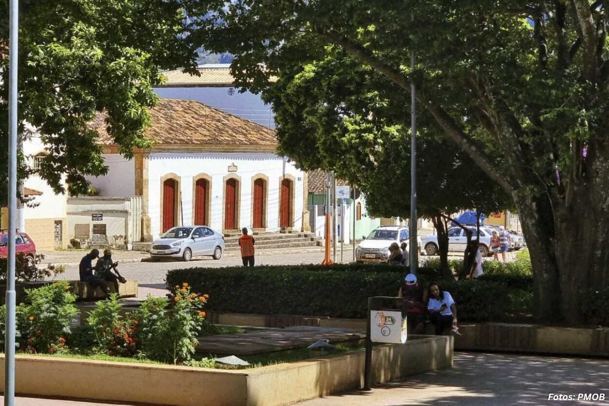 Campanha Banco Vermelho promove ato contra a violência de gênero em Ouro Branco