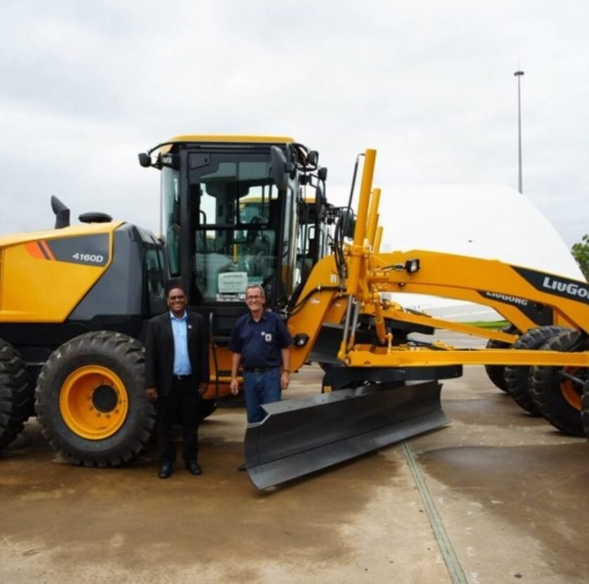 Ouro Preto recebe máquinas para reforçar infraestrutura rural