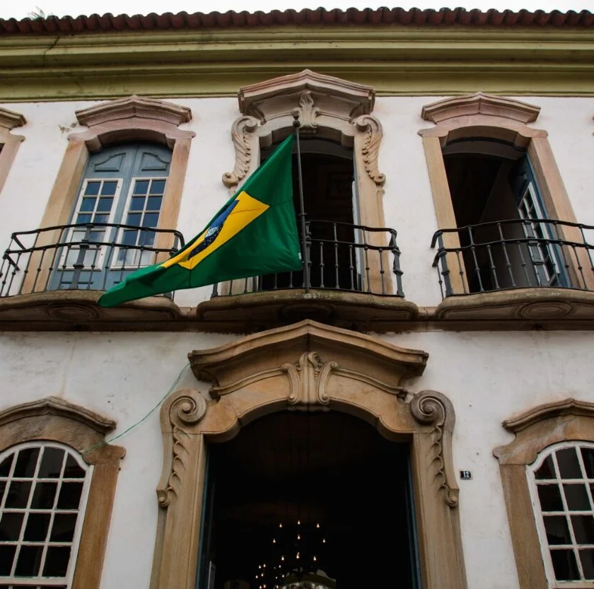 Casa dos Contos recebe lançamento do livro "Devoções Apropriadas"