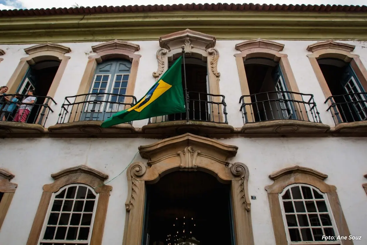 Casa dos Contos recebe lançamento do livro "Devoções Apropriadas"