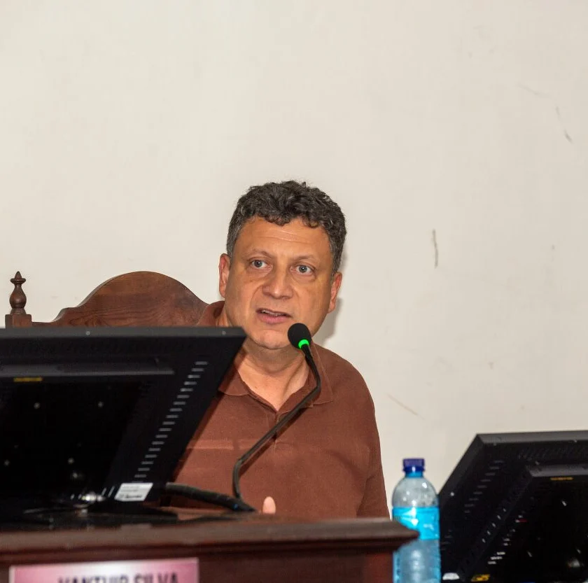 Vereador cobra informações sobre retirada de asfalto na Rua Professor Salatiel Torres, em Ouro Preto