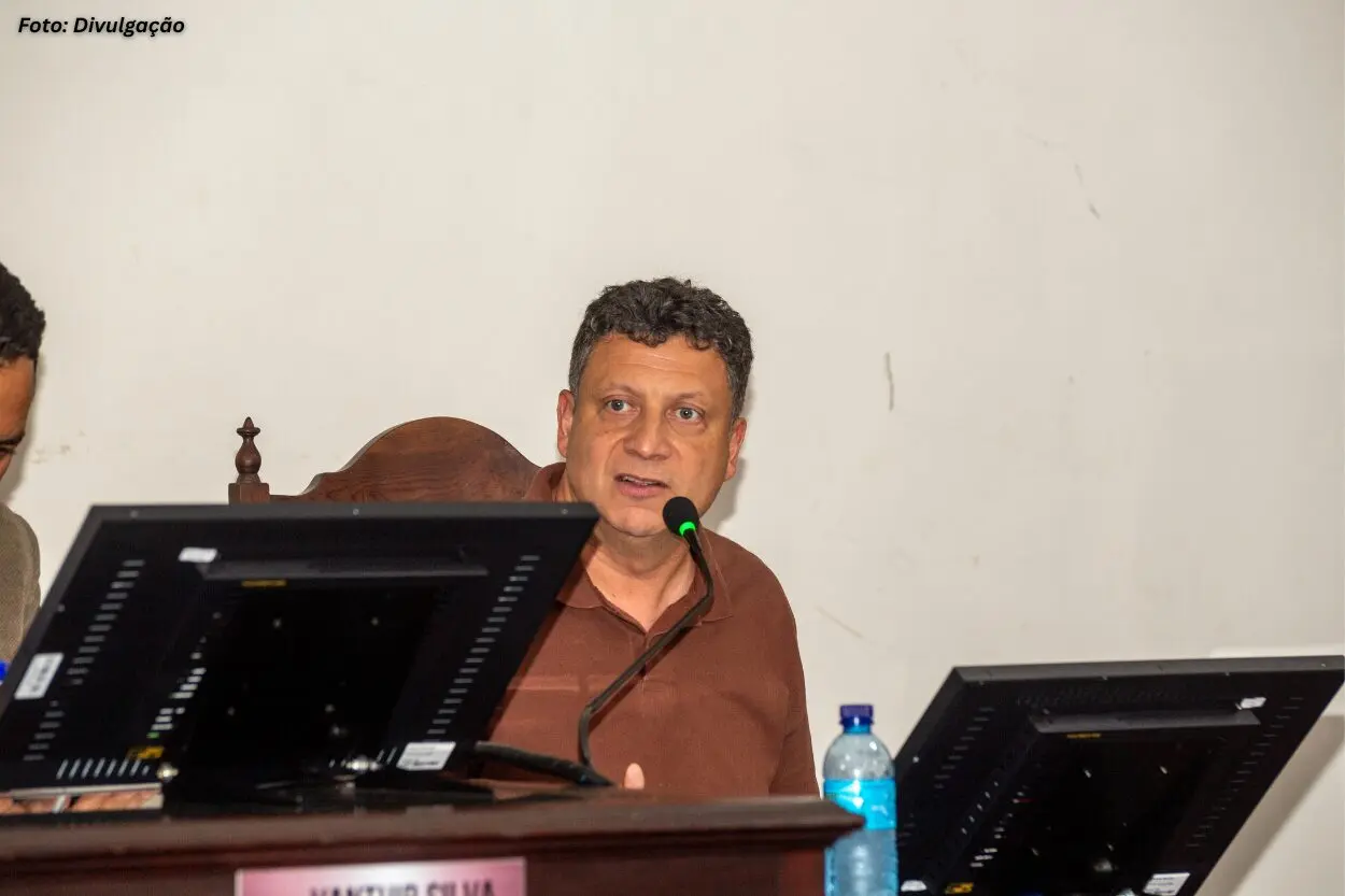 Vereador cobra informações sobre retirada de asfalto na Rua Professor Salatiel Torres, em Ouro Preto