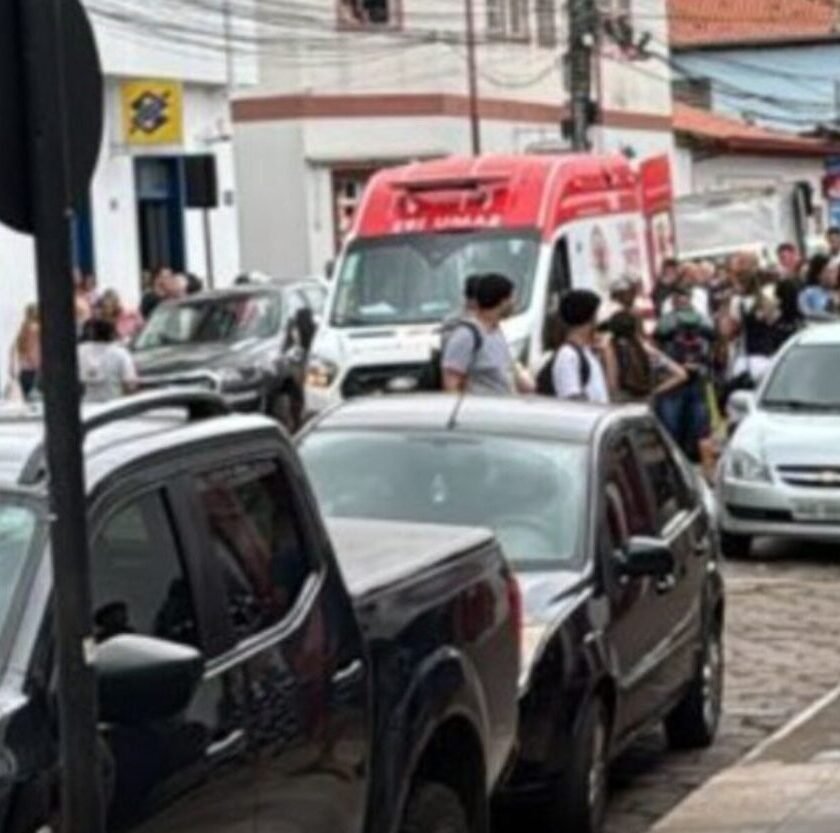 Moto da Polícia Municipal atropela mulher em Mariana