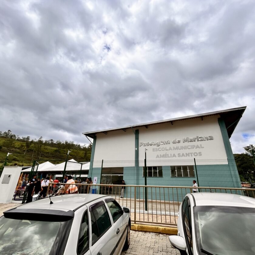 Mariana recebe Selo Ouro na Educação e destaca avanço na alfabetização