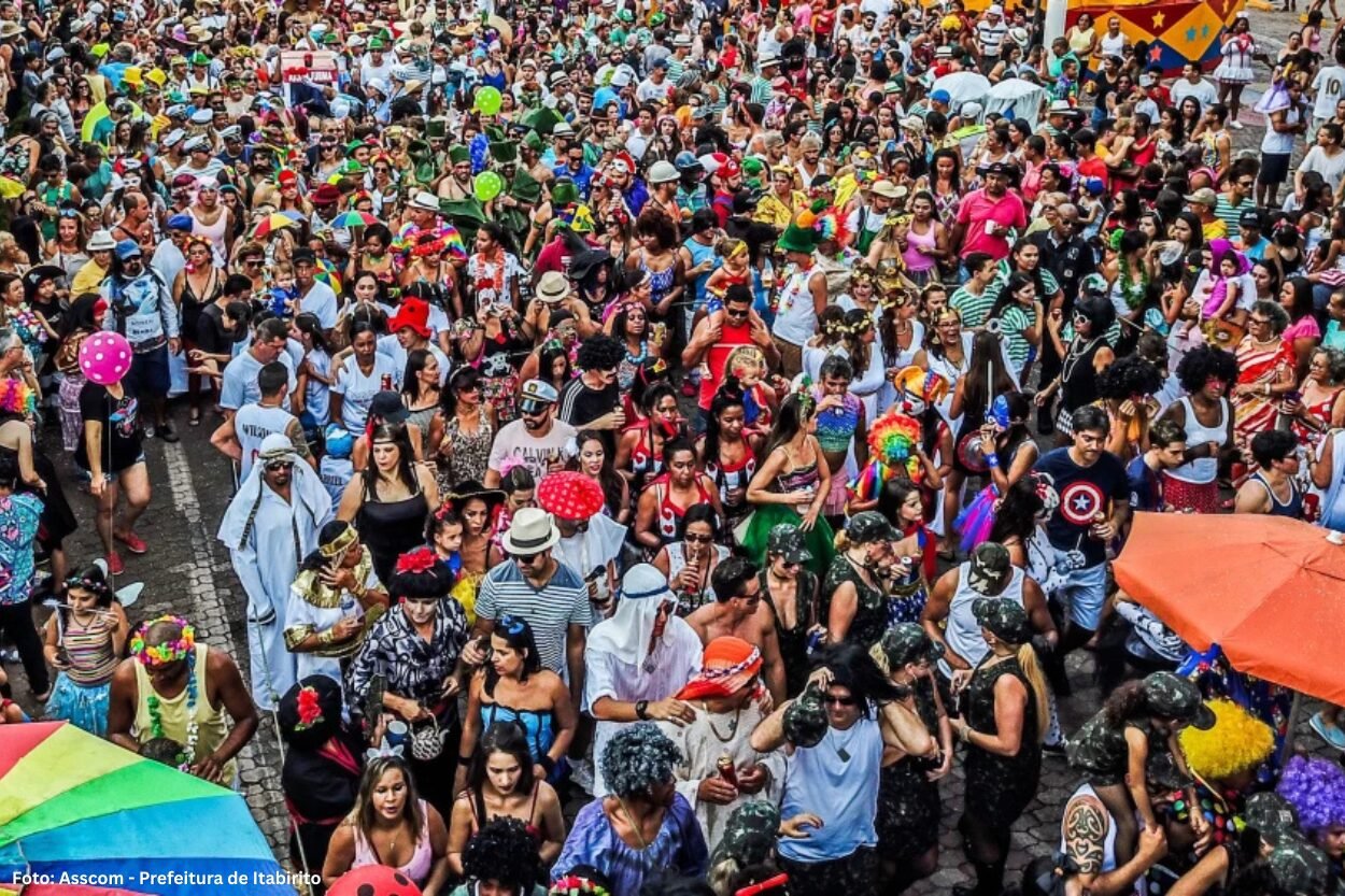 Pré-Carnaval de Itabirito anima foliões neste sábado (31)
