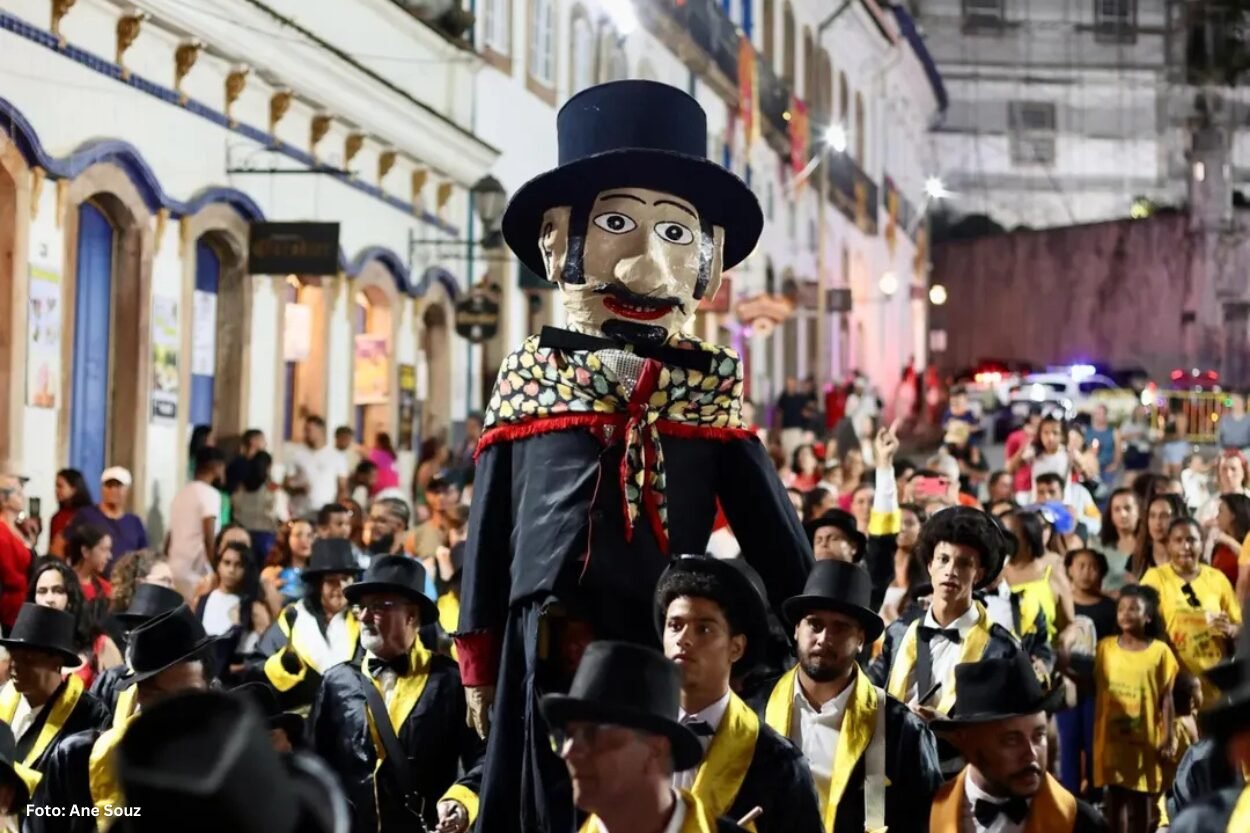Zé Pereira dos Lacaios celebra 159 anos em Ouro Preto