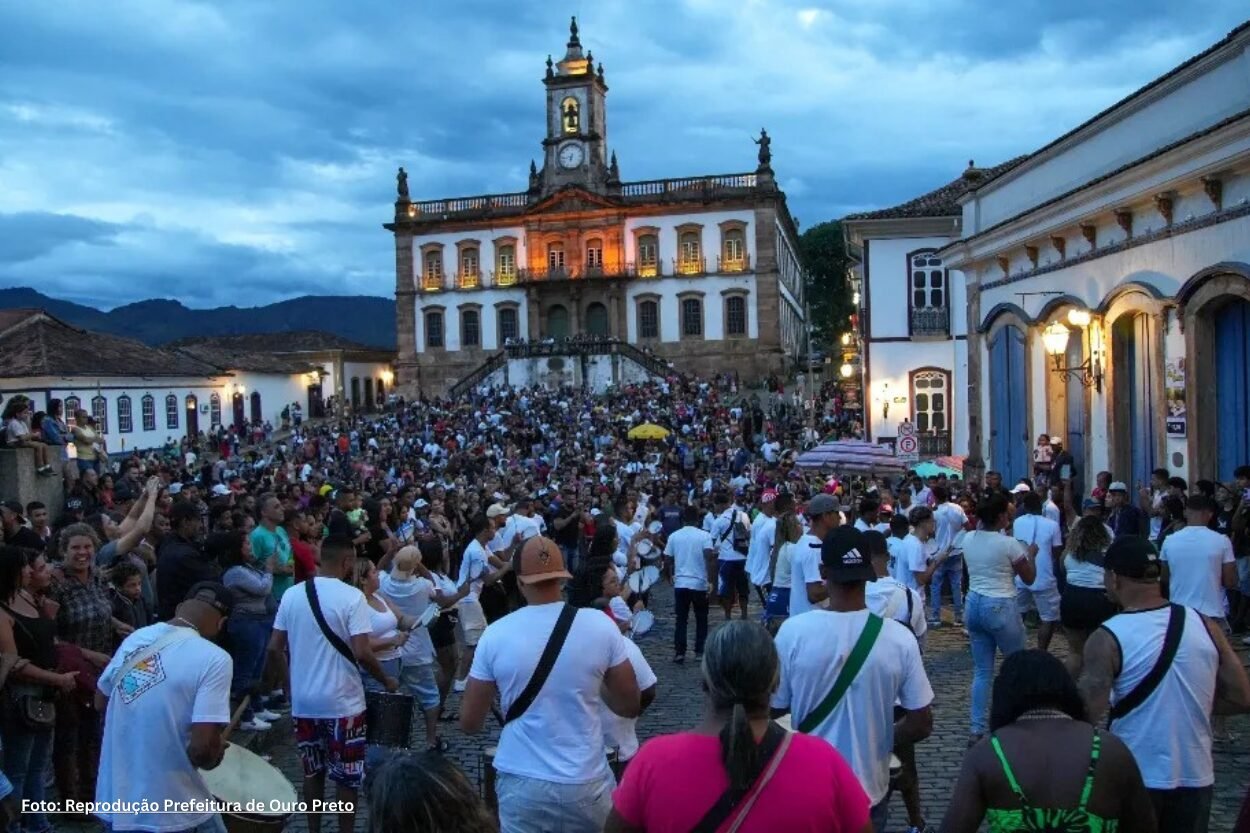 Pré-Carnaval interdita Praça Tiradentes e ruas do Centro de Ouro Preto