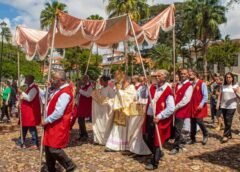 Mariana autoriza repasse de R$ 222 mil para Semana Santa e Corpus Christi