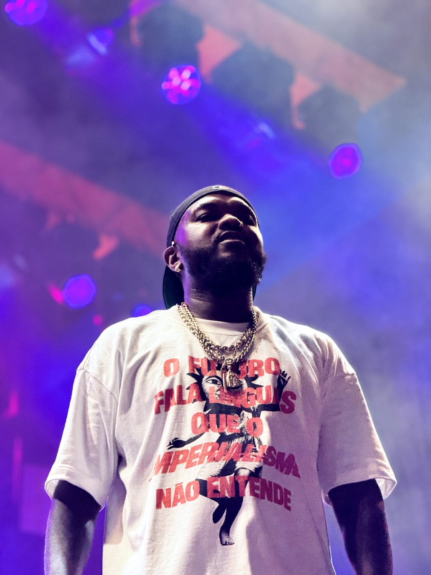 Djonga faz show histórico e lota o Largo do Cinema no Carnaval de Ouro Preto