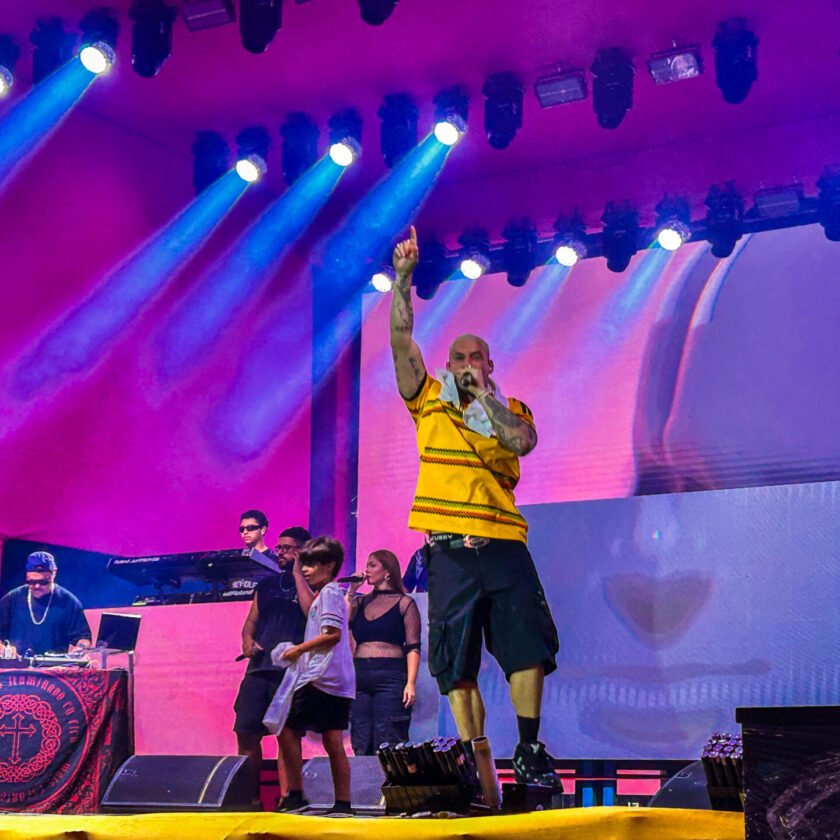 Cabrobró reúne 6 mil pessoas no domingo de Carnaval em Ouro Preto