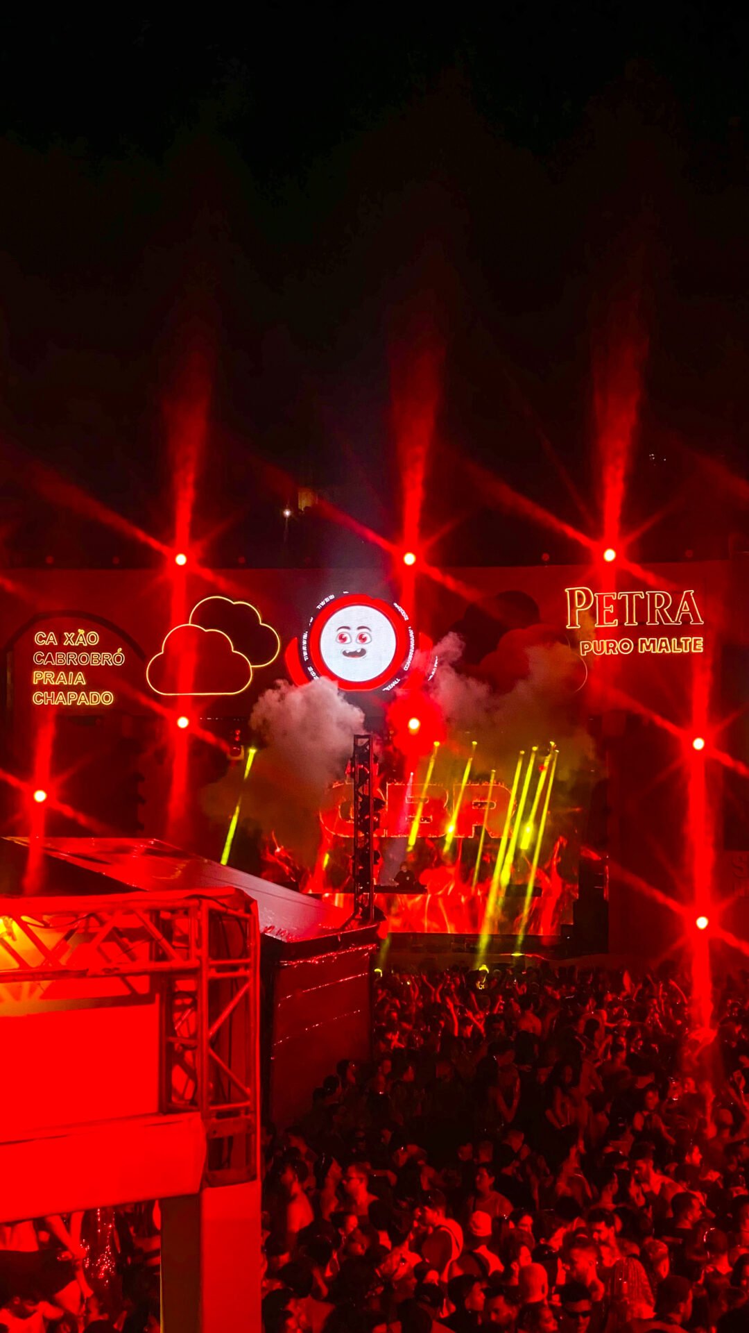 Com Ret no comando, Cabrobró reúne 6 mil pessoas no domingo de Carnaval